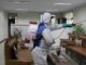 Menggunakan Cairan Disinfektan
