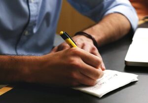 Kiat Menulis Artikel